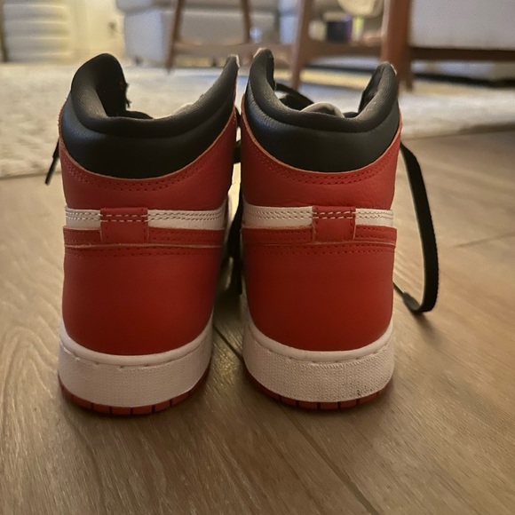 Air Jordan 1 Retro High OG - Picture 5 of 6